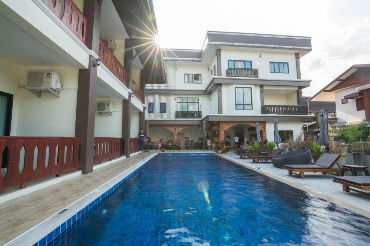 Hotel Sriananpura Chiang Mai Exterior foto